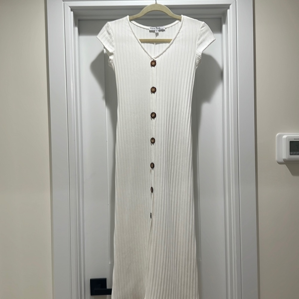 White tshirt midi dress with brown buttons - size medium